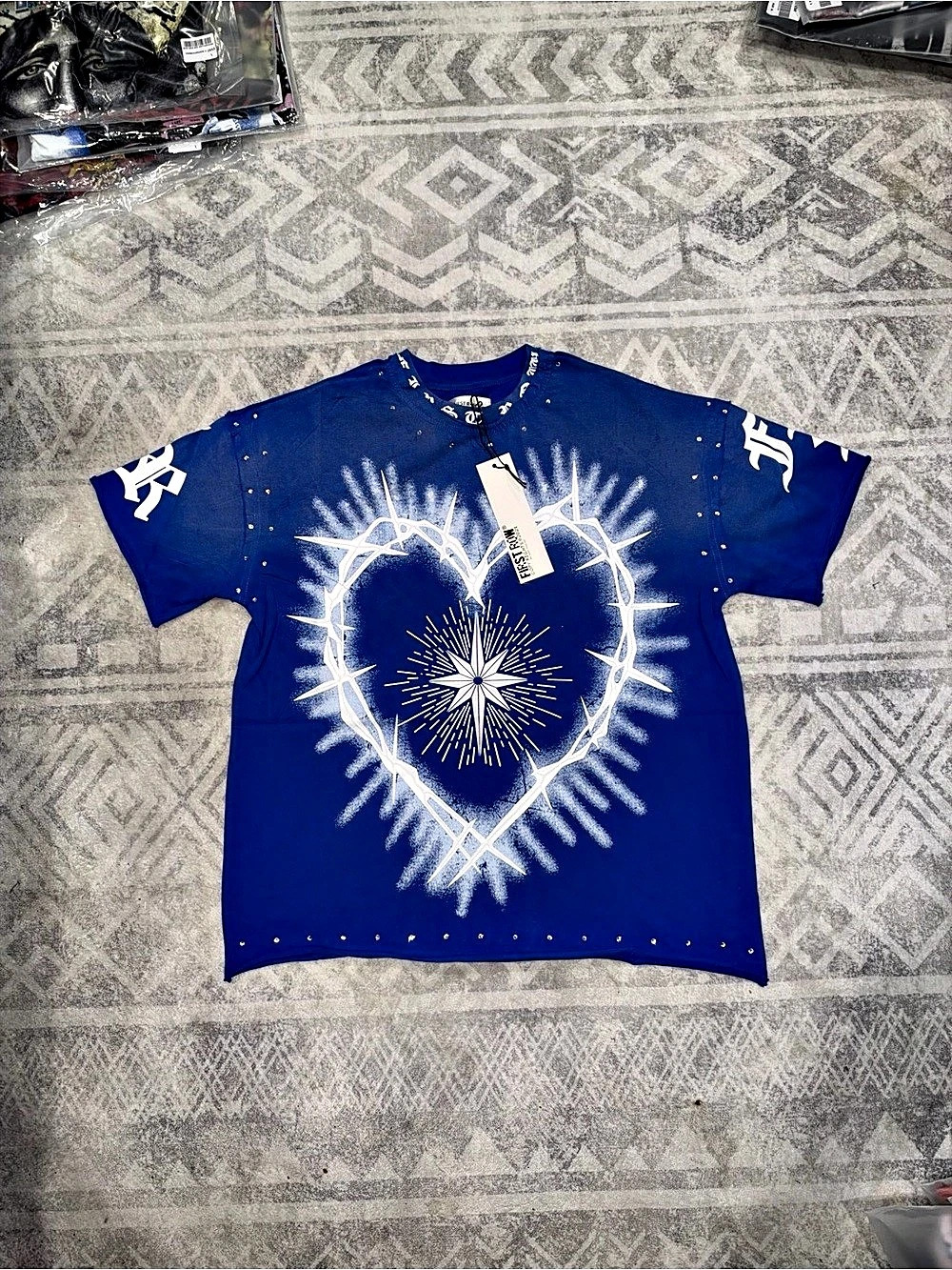 First Row Graphic Short Sleeve Tee in Blue Size Large NWT